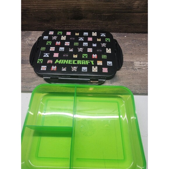 Zak! Designs Minecraft Divided Container with Snap Lid - Picture 2 of 3